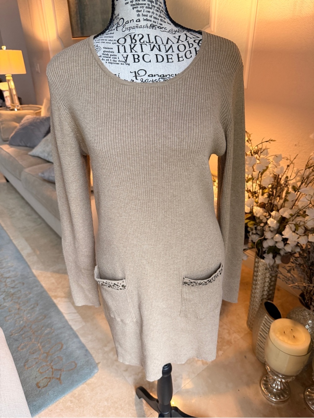 EUC Ribbed Sweater Dress Large Beige Tan Long Sleeve Embellished Pockets